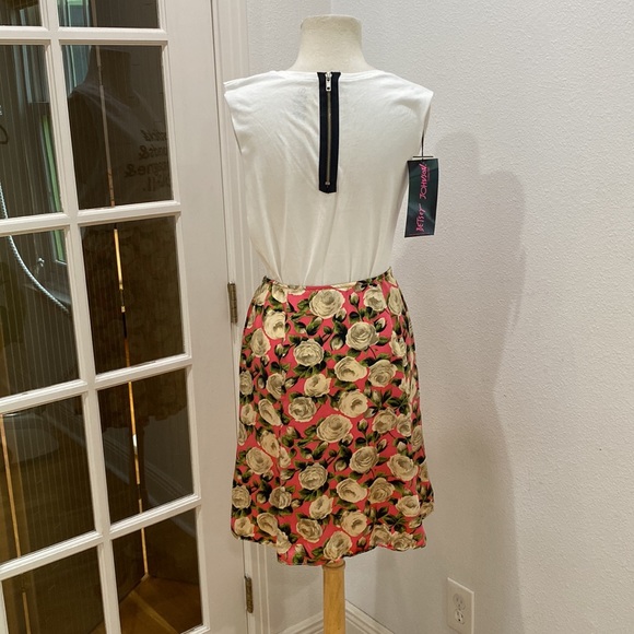 Vintage 90s Y2K 🌷🤍 Betsey Johnson Pink & White Rose Skirt, Size Small - Picture 4 of 5